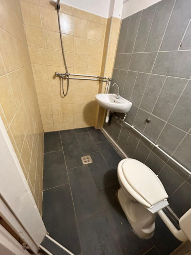 Bathroom, London Hostel, Dabasi