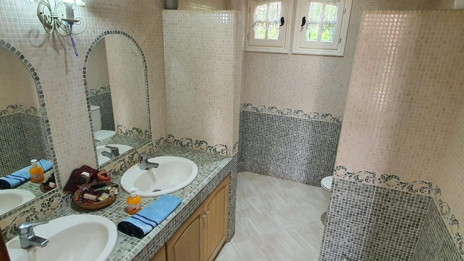 Bathroom 4, Lara House 3, Agadir-Ida ou Tanane