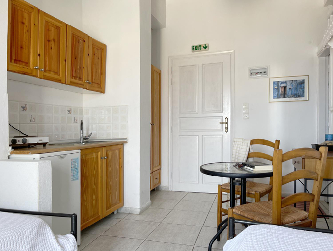 Others 4, Evdokia's Rooms (Chora), South Aegean