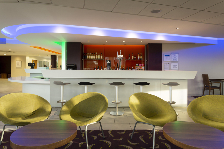 Food & Drinks 4, Holiday Inn Express Dunstable by IHG, Central Bedfordshire