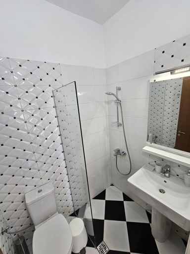 Bathroom 3, Villa A & A, Sarandës