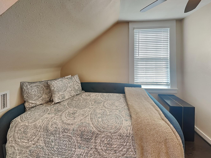 Bedroom 2, Seastar BRM, Galveston