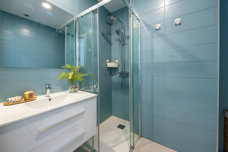 Bathroom 4, Edmond Vibes Airport - Ifema Hub, Madrid