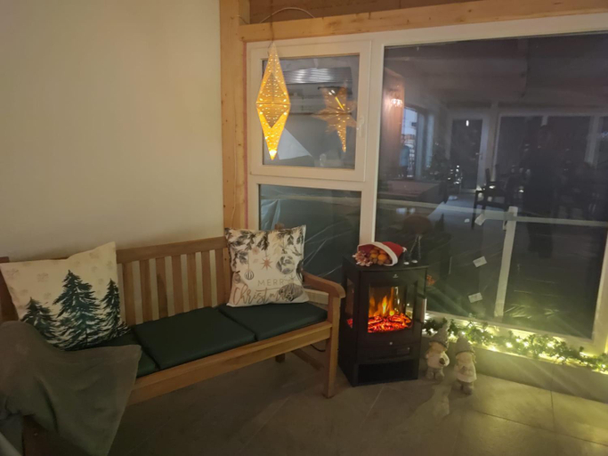Others 2, Hotel & Appartements Nice Garni - klimatisiert AC- Nahe Legoland - Familienfreundlich, Günzburg