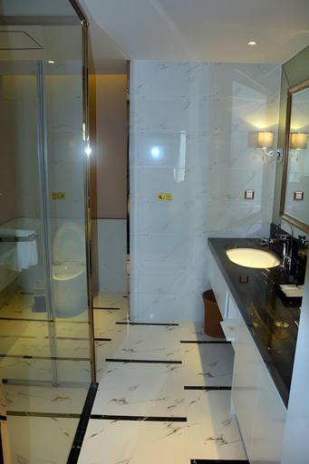 Bathroom 4, Guangzhou Daxin International Hotel, Guangzhou