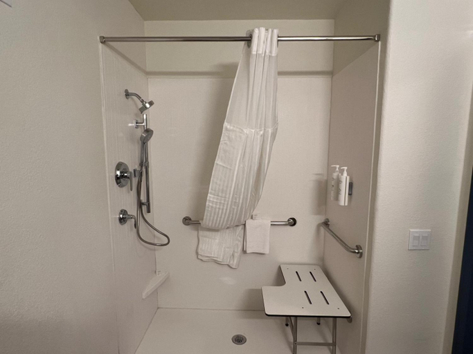 Bathroom 4, Spark By Hilton Glendale Phoenix North, Maricopa