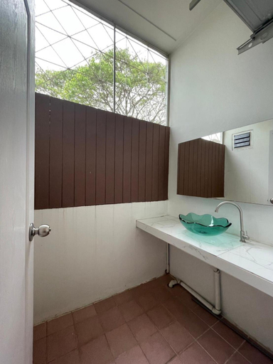 Bathroom 4, Sleep cnx , Muang Chiang Mai