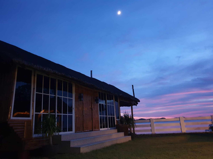 Exterior & Views 1, OLR Property Beach Resort, Lian