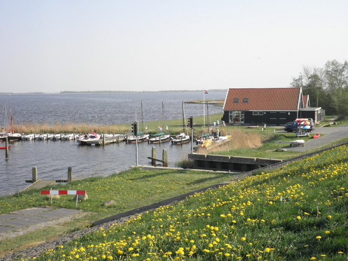 Others 4, 4 pers house with on a dutch chanel, Dongeradeel