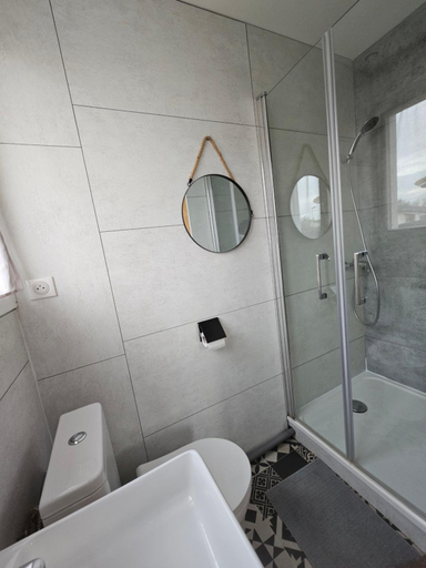 Others 4, Chambre independante, privee climatisee avec parking, Tarn-et-Garonne