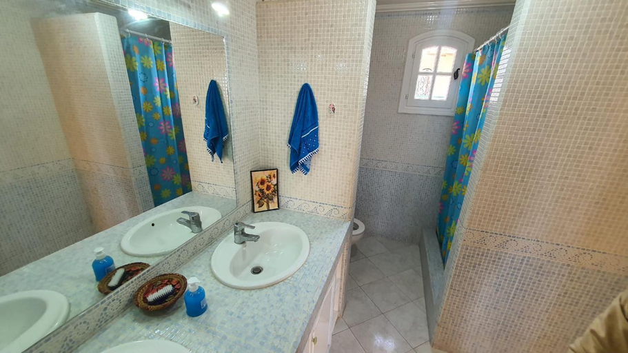 Bathroom 2, Lara House 3, Agadir-Ida ou Tanane