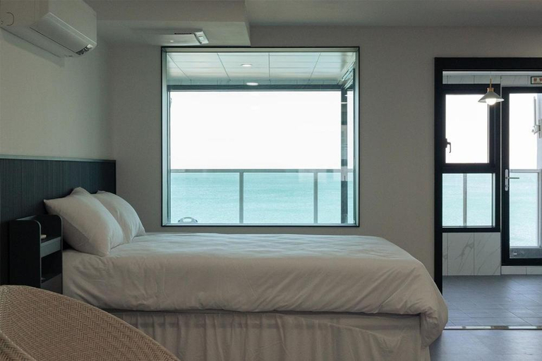 Bedroom 5, Ulsan Haebeach Pension, Buk
