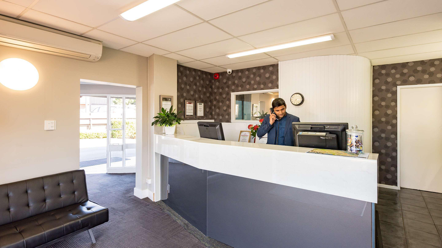 Public Area 3, Heartland Ambassador Hotel Hamilton, Hamilton