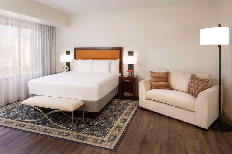 Bedroom 3, Hyatt Regency Phoenix, Maricopa
