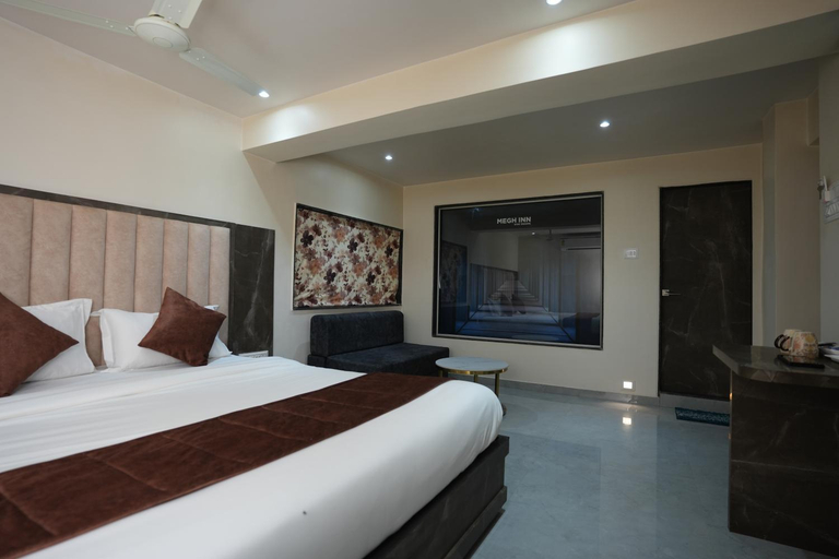 Bedroom 4, Megh Inn, Thane