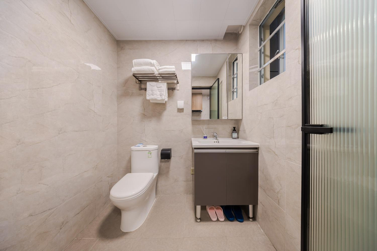 Bathroom 2, Xi Ke Executive Apartment - Shenzhen Futian Exhibition Center, Shenzhen