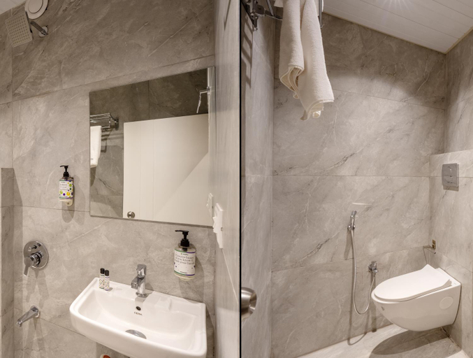 Bathroom 3, Treebo Riwaayat Regency, Pune