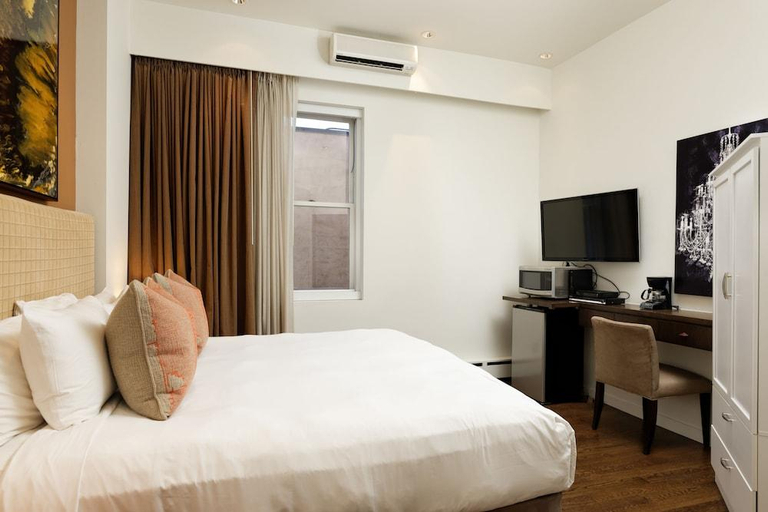 Bedroom 3, Independence Square 202, Hotel Room Over-looking the Mall and Aspen Mountain, Pitkin