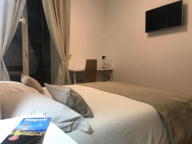 Bedroom 4, Base Napoli Plebiscito, Napoli