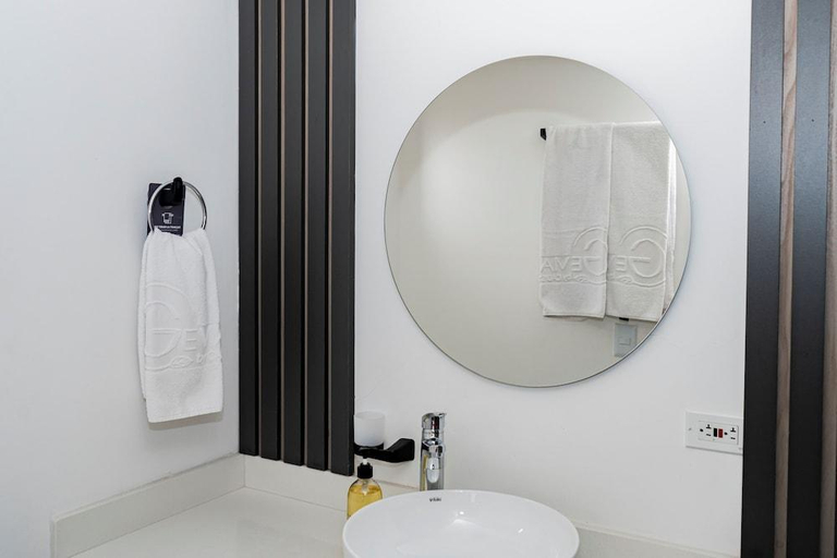 Bathroom 3, Luxury Suites Gema By Cadissa, Medellín