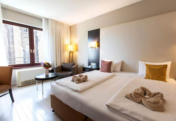Bedroom 4, Lions Garden Hotel, Budapesti
