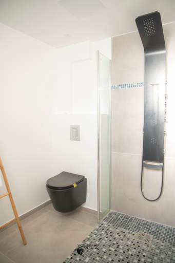 Bathroom 3, Yolena Villa, Le Gosier