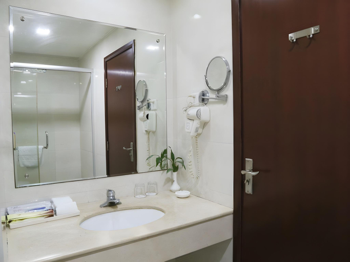 Bathroom 4, Pazhou Plaza Hotel, Guangzhou