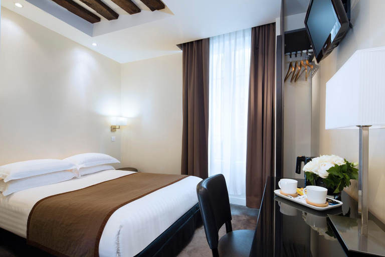 Bedroom 3, Hotel du Lion d'Or Louvre, Paris