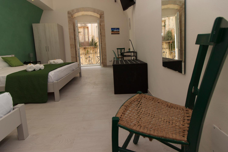 Others 5, Il sentiero dell'Itria - Camere con vista, Ragusa