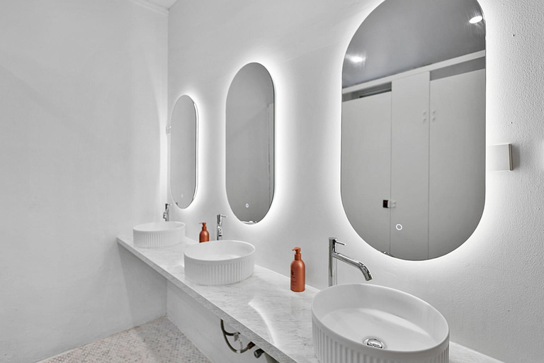 Bathroom, Pad Hostel, Sydney