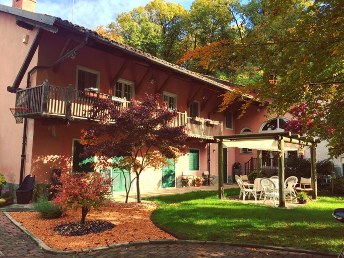 Exterior & Views, B&B Il Castello del Ghiro RENT E-BIKE, Cuneo
