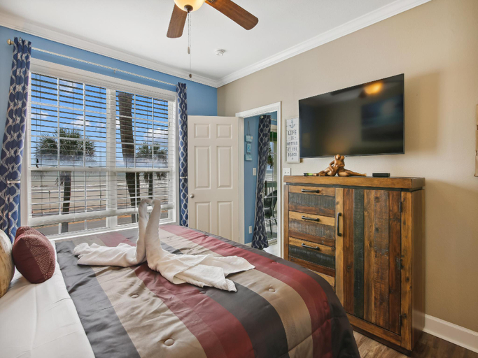 Bedroom, Dawn 223- Buena Vista, Galveston
