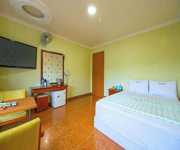 Bedroom 2, Ulsan Yeongnam Alps Sandia Oncheon, Ulju
