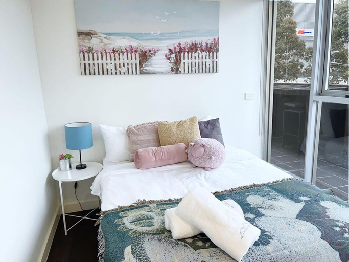 Others 5, Close to Doncaster Shopping Mall Perfect apartment, Manningham - West