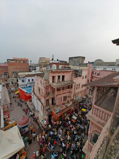 Others 3, Shri Kailash Pati Guest House- Opposite Kashi Vishwanath Temple, Varanasi