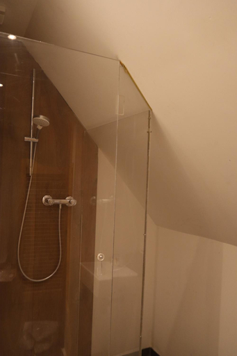 Bathroom 3, Bosrand Suite Vught, Vught