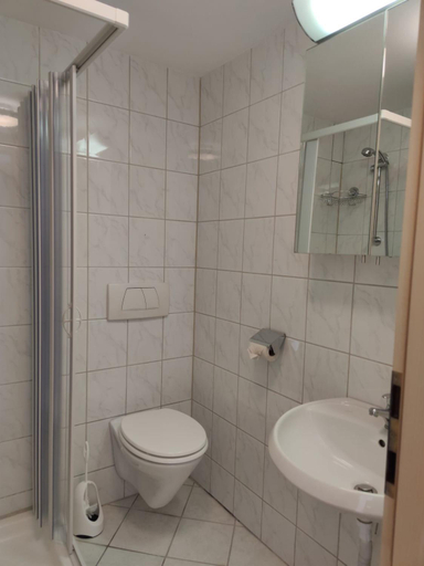 Bathroom 2, Traumurlaub, Bregenz