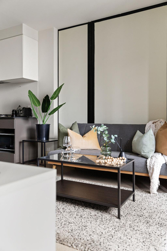 2, Stylish 2BR City Escape on Collins with Views, Melbourne