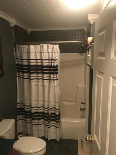Others 5, 2nd floor guest room with attached bath, Sussex
