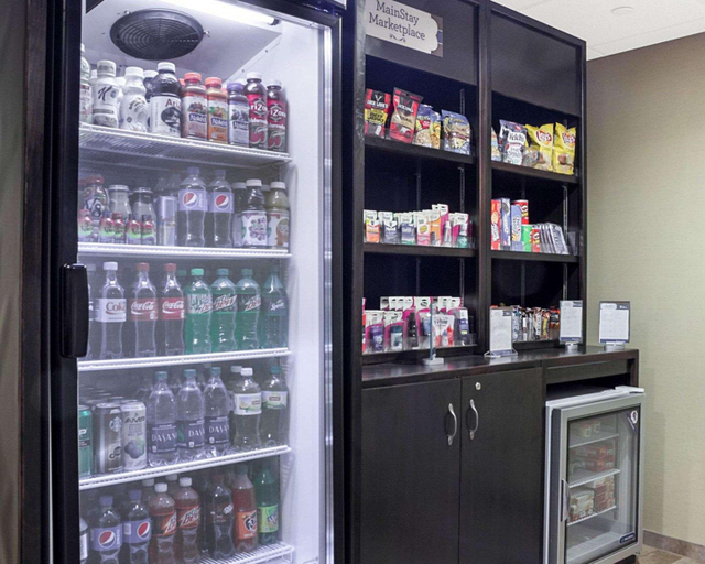 Food & Drinks 5, MainStay Suites Bismarck, Burleigh