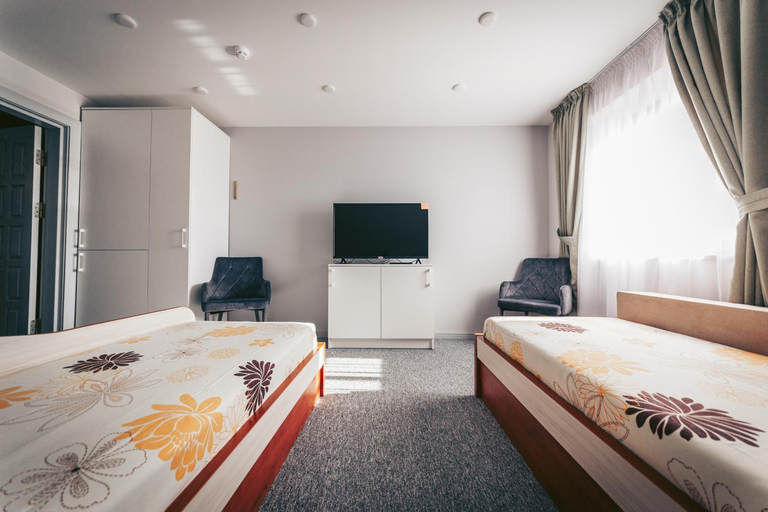 Bedroom 5, Minges Egzotika, Šilutės