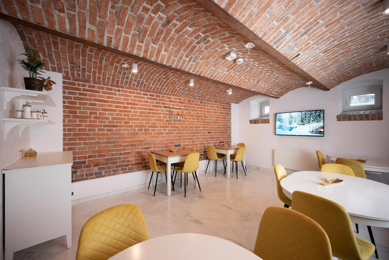 Food & Drinks 5, Hive Family House, Kraków City