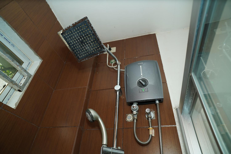 Bathroom 4, Rocca Del Garda Resort, Cardona