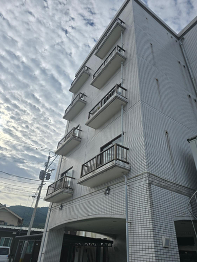 Exterior & Views 1, business hotel furusatoビジネスホテルふるさと, Ureshino