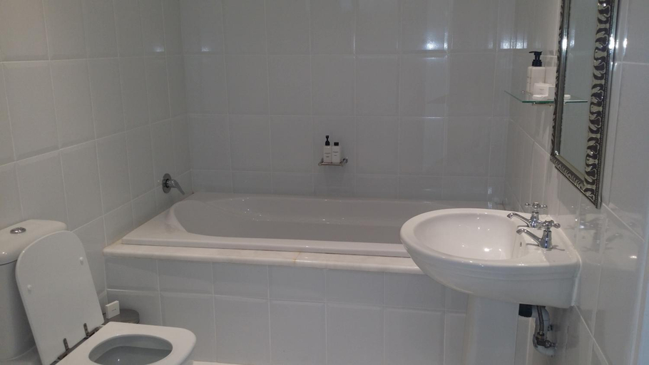 Bathroom 4, Park Place Boutique Guesthouse, Buffalo City