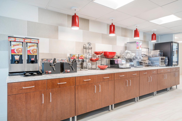 Food & Drinks 5, Ramada by Wyndham Minneapolis Golden Valley, Hennepin