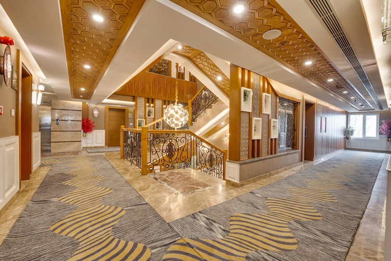 Others 5, Hotel Meerz, Srinagar
