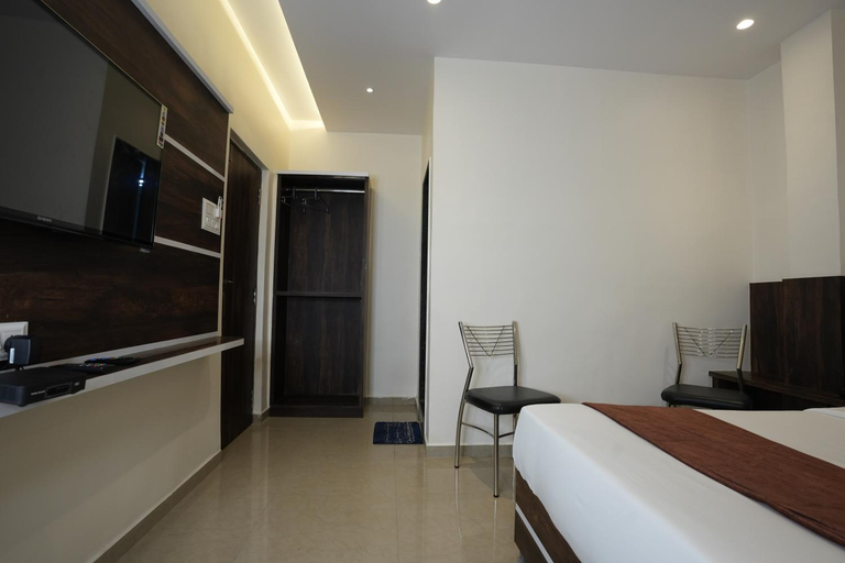 Bedroom 3, Megh Inn, Thane