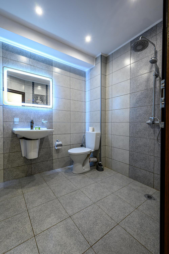 Bathroom 5, Luxury Spa Complex VALENTINA, Maglizh