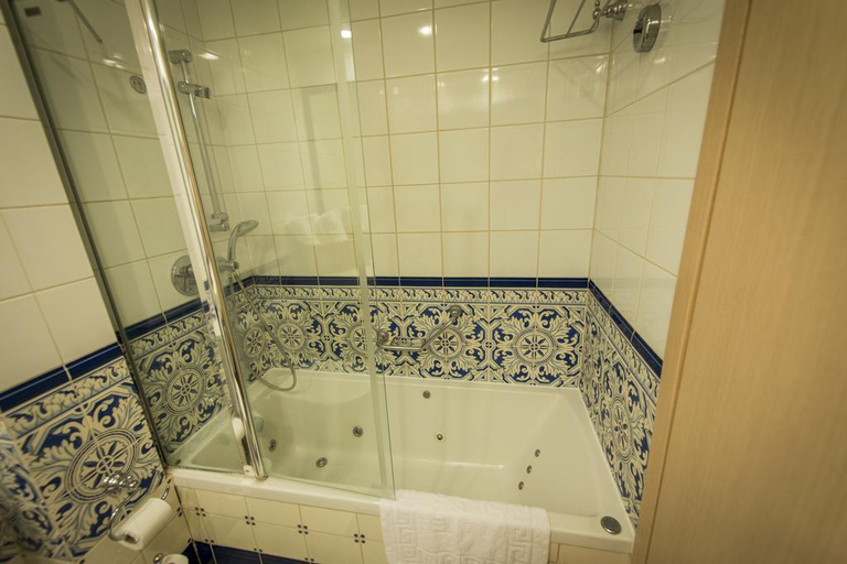 Bathroom, Ruth Zefat Hotel